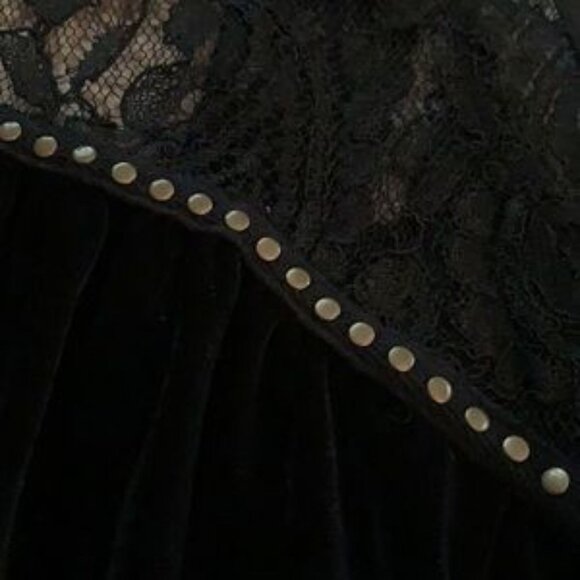 Urban Outfitter's Dress Trapeze Black Velvet Lace Witchy Sihouette Dark … - Picture 7 of 11